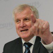 Seehofer fordert Ende des „Sommertheaters“