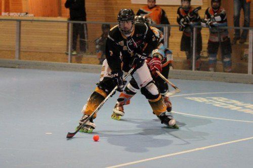 Inlinehockey Schweizer Nationalliga B 2013 (best of three) IHC Wolfurt Walkers - SHC Rossemaison II in Wolfurt, Daniel Reisinger 2 IHC Wolfurt Walkers, Torschuss zum 7:3