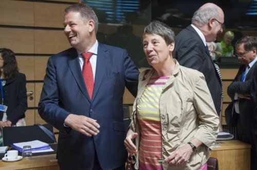 Ministerin Barbara Hendricks tritt gegen Fracking ein. foto: EPA
