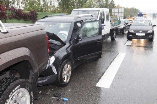 Rankweil am 30.9.2014 VU Verkehrsunfall A 14 Abfahrt Feldkirch, 6 PKW Auffahrunfall 1 Person Verletzt