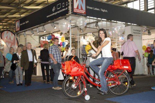 Wie an allen anderen Messetagen herrschte auch gestern am Stand der VN reges Treiben. Fotos: VN/Paulitsch