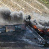 Entgleister Güterzug ging in Flammen auf