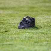 Mit dem Pfefferspray gegen randalierende Fußballfans