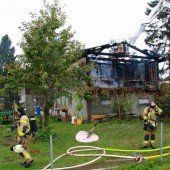 Flammen zerstören Wohnhaus