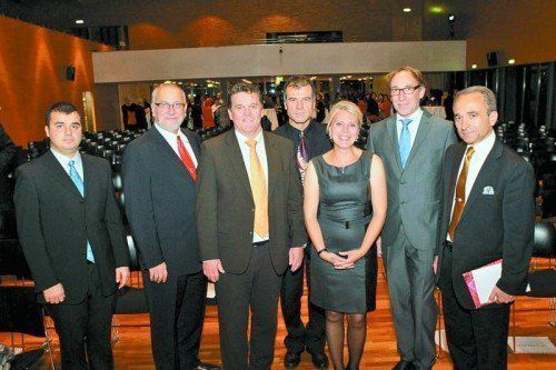 Bürgermeister Christian Natter, Komponist Murat Üstün, Funda Bat Erbay, LR Johannes Rauch und Generalkonsul Cemal Erbay. ame