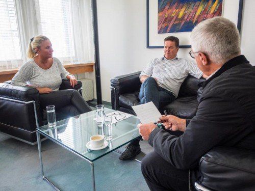 „Der Bekanntheitsgrad, den ich als Bürgermeister genießen darf, ist für mich ausreichend“: Gemeindechef Christian Natter im VN-Gespräch.
