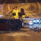 Lkw-Havarie im Achraintunnel