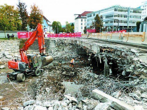 Erste Abbrucharbeiten vor dem Abschluss.  Foto: STD