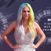 Kesha verklagt Musikproduzenten