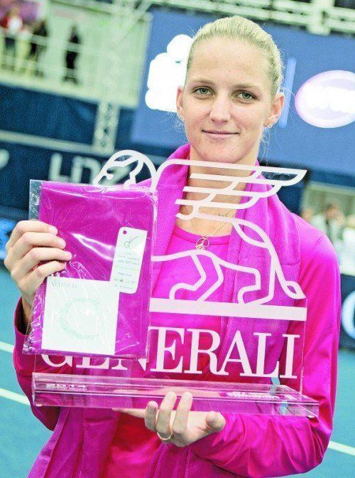 Holte sich Trophäe und Scheck: Karolina Pliskova. Foto: gepa