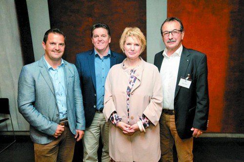 Jürgen Kessler (Wirtschaftsbund), Bürgermeister Christian Natter, Referentin Yvonne Hofstetter und KommRat Walter Eberle. Fotos: ame