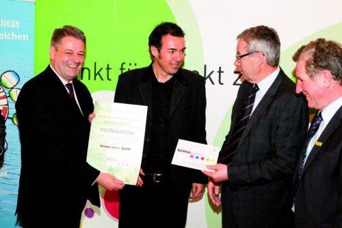 Markus Kegele (M.) erhielt für die Sanierung viele Auszeichnungen.