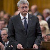 Harper verbarg sich im Schrank