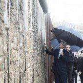 Kerry trifft Merkel und Steinmeier in Berlin
