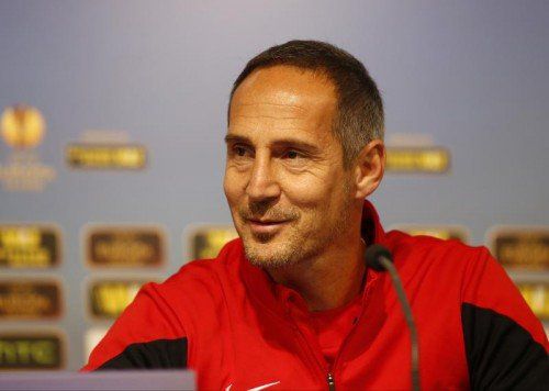 Adi Hütter geht optimistisch in das EL-Spiel in Zagreb. Foto: gepa