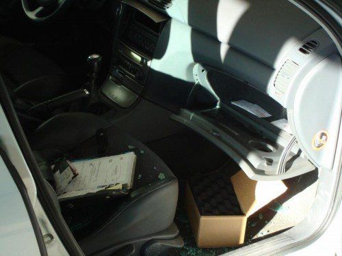 Ausgeräumtes Auto: Nicht alle Pkw der aktuellen Einbruchsserie im Oberland waren versperrt.  Symbolfoto: privat