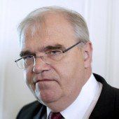 Vertrauen in die Justiz ist nur leicht gesunken