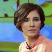 Knox arbeitet als Reporterin