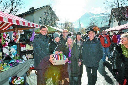 LH Markus Wallner, Karin Kielwein (Allerlei & Co), Walter Gohm, Karin Borgogno, Kerstin Schmid und Bürgermeister Eugen Gabriel (v. l.) ame
