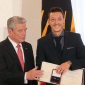 Gauck ehrte die Titelhelden