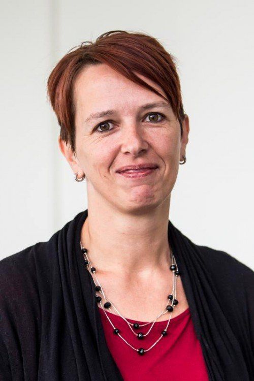Nicole Rinderer,
Büro
Ich mag die Kleinheit
unseres Büros, das flexible Arbeiten in Teilzeit und vor allem das angenehme Betriebsklima.