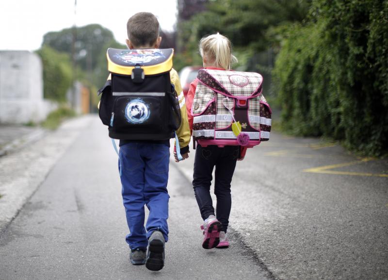 Es bietet sich an, dass sich Schülerinnen und Schüler gemeinsam auf den Schul- und Heimweg machen. ⇒APA