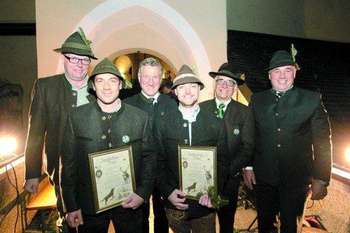 Schulleiter Jörg Gerstendorfer, Michael Hämmerle, Landesrat Erich Schwärzler, Tobias Scheidbach, Landesjägermeister Ernst Albrich und Bezirksjägermeister Reinhard Metzler (v. l.). Fotos: ame
