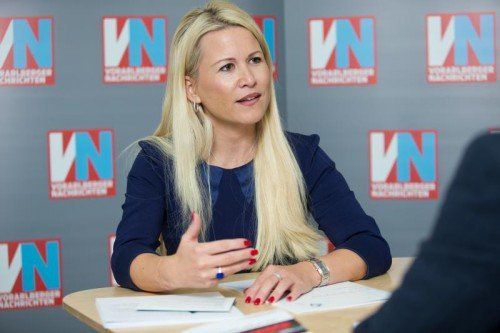 Ursula Simacek leitet ein Unternehmen mit 7000 Mitarbeitern und ist sich der sozialen Verantwortung bewusst.