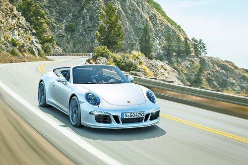 Vierradantrieb im Sportwagensegment: Porsche 911 Carrera GTS Coupé und Cabrio: Optional mit 4x4.