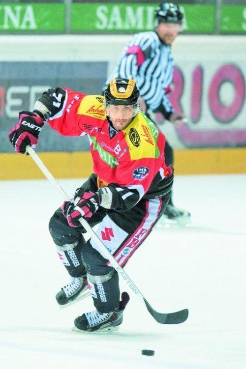 10 Tore und 13 Vorlagen in 14 Spielen – Michael Novak harmoniert perfekt mit Dylan Stanley im ersten VEU-Sturm. Foto: stiplovsek