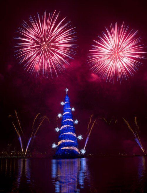 120 Kilometer Lichterketten wurden verlegt. Foto: AP