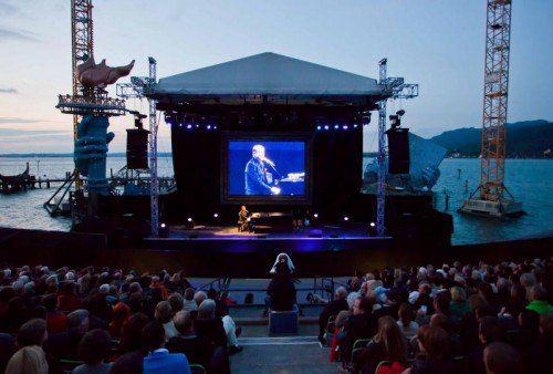 2010 begeisterte Udo Jürgens Tausende auf der Festspielbühne. Fotos: VN
