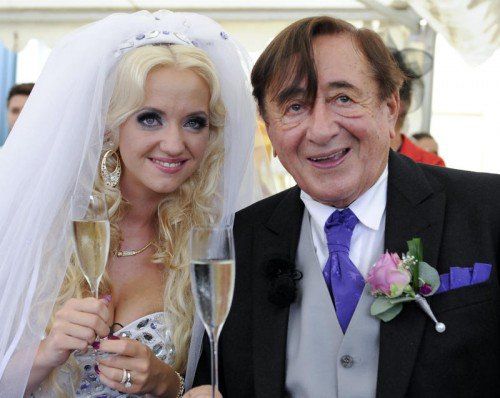 Bei Richard Lugner und seiner Frau Cathy hängt der Haussegen schief.