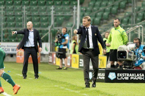 Bild aus dem Topspiel gegen Legia mit den Trainern Teddy Pawlowski (r.) und Henning Berg. Fotos: Privat/4