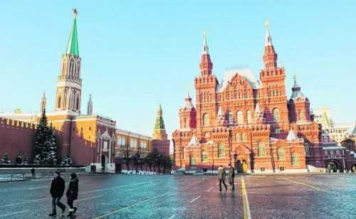 Blick vom Roten Platz auf den Kreml, wo der russische Präsident seinen Sitz hat.