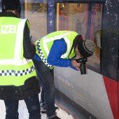 Zug verfehlt Bub nur knapp