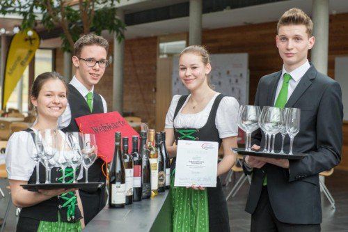 49 Bezauer Wirtschaftsschüler haben heuer die Ausbildung zum Jungsommelier absolviert. Foto: vn/Stiplovsek