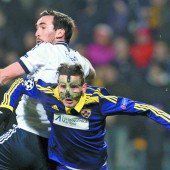 Schalke mit Zittersieg