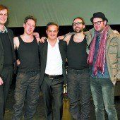 Sieben Minuten Applaus von Theaterfreunden
