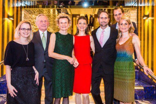 Gastgeberfamilie im Zürserhof: (v. l.) Elisabeth mit Willy und Monika sowie Laura mit Hannes Skardarasy und Christian Scheck mit Julia Skardarasy-Scheck. Fotos: MK
