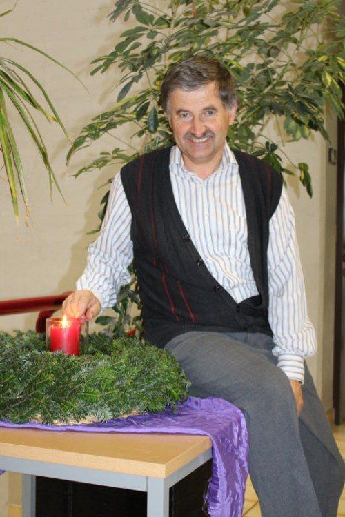 Hanspeter Sutterlüty lehrt nicht nur Nikolausdarsteller die christlichen Grundbotschaften, sondern auch seine Schülern am BORG Egg. ral