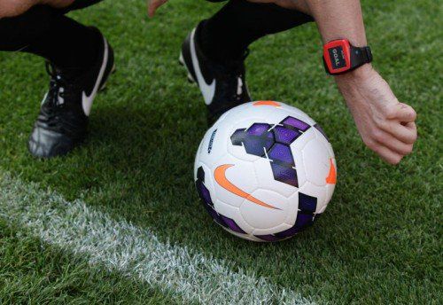 In Deutschland kommt die Hawk-Eye-Technologie zum Einsatz. Ist der Ball hinter der Torlinie, erhält der Schiedsrichter ein Signal. Foto: ap