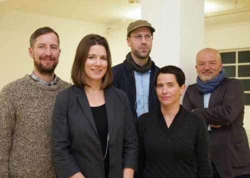 Künstler David Semper (Mitte) mit dem Kuratorenteam Tilo Schulz, Schirin Kretschmann, Sandra Boeschenstein und Jörg van den Berg.