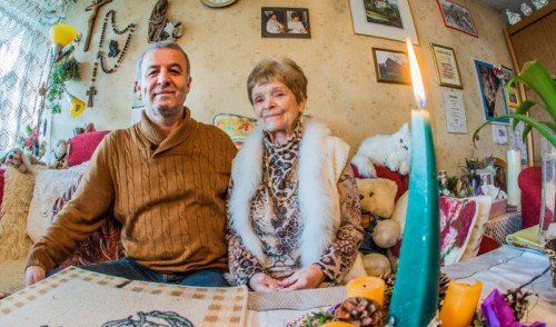 Lebensretter, Rita Felder ist eine 85-jährige Frau, der der Nachbar offenbar das Leben gerettet hat.