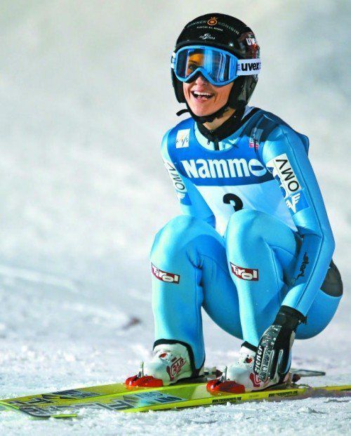 Quereinsteigerin Eva Pinkelnig freut sich über Platz 15 bei ihrem ersten Weltcupspringen in Lillehammer. Foto: gepa