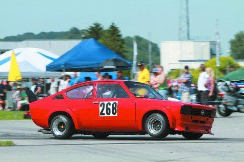 Sicherte sich heuer gleich zwei Titel: Patrik Nickel mit seinem Gerent-Opel-Kadett-C. Fotos: noger