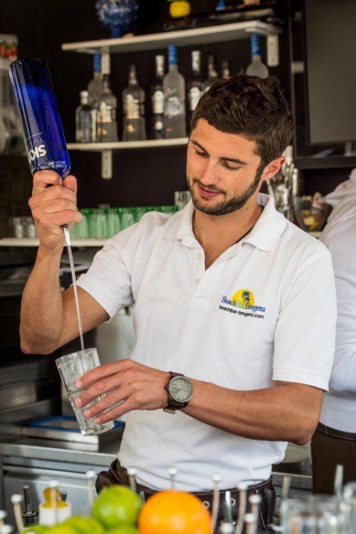 Stefan Köb serviert zu Silvester leckere Cocktails. Foto: Stiplovsek