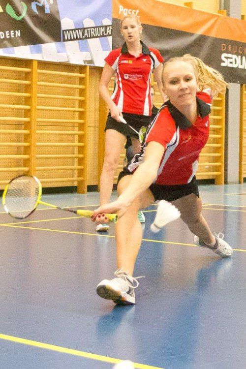 Tina Kodric (vorne) und Janine Lais mussten sich im Doppel überraschend geschlagen geben. Foto: steurer