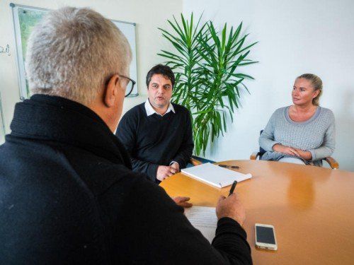 „Als Bürgermeister sollte man eine gesunde Portion Geduld und eine ,dicke Haut‘ besitzen“: Gemeindechef Simma im VN-Gespräch.