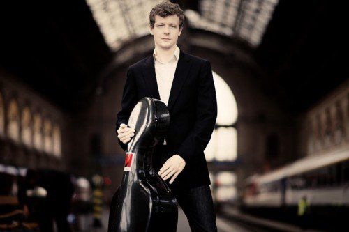 Der junge Cellist István Várdai debütiert in Vorarlberg mit dem Cellokonzert von András Mihály. foto: pilvax studio